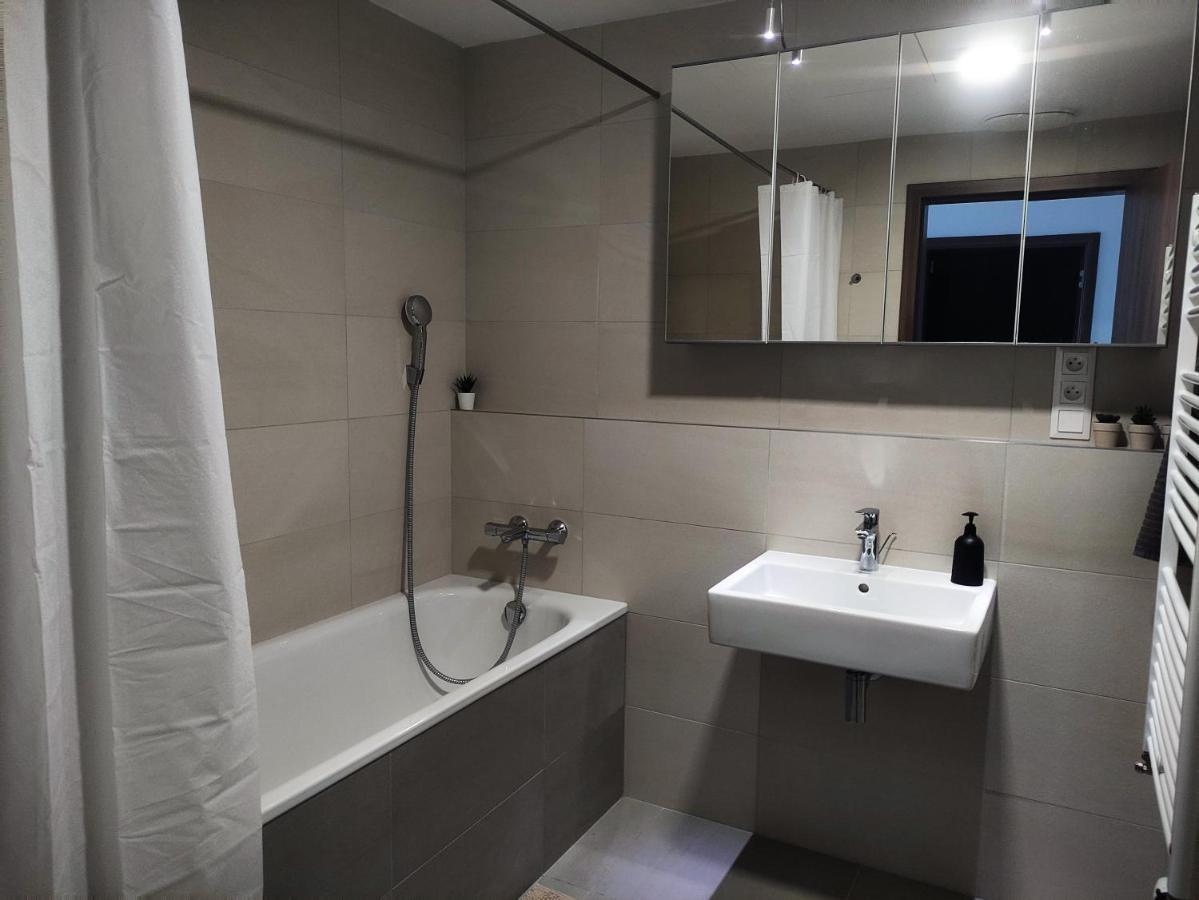 Cozy 2 Rooms Flat - Castle View Μπρατισλάβα Εξωτερικό φωτογραφία