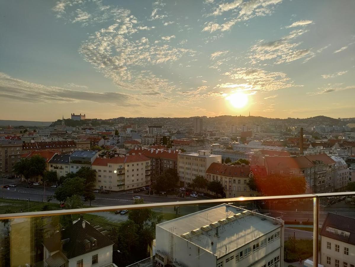 Cozy 2 Rooms Flat - Castle View Μπρατισλάβα Εξωτερικό φωτογραφία